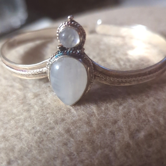 Sterling adjustable moonstone bracelet - Picture 2 of 4